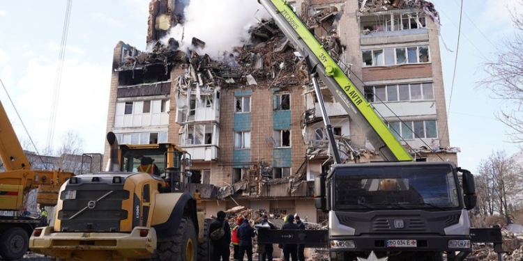 Кількість загиблих від ракетного удару по Тернополю зросла до 38: серед них 8 дітей