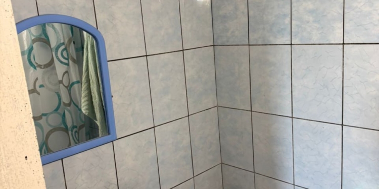 знімав сусідку на камеру