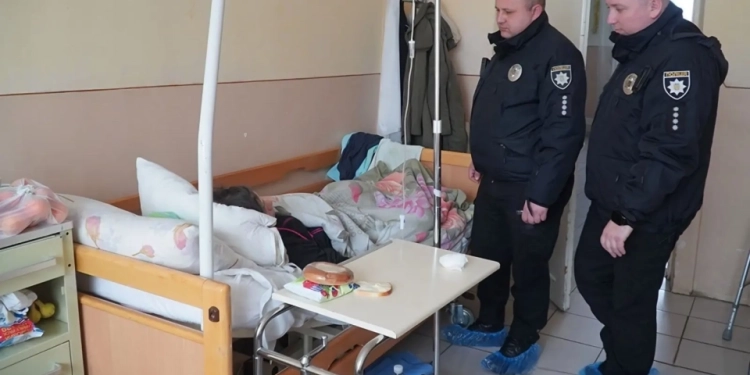 Просила врятувати її та тварин: жінка зі Збаражчини кілька днів провела в холодному будинку без їжі