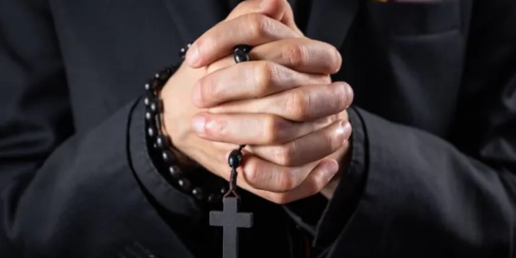 Видає себе за єпископа: УГКЦ попереджає про небезпечного «цілителя» на Тернопільщині