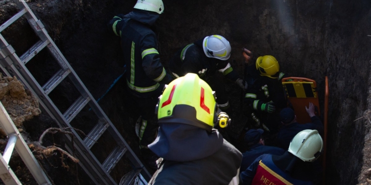 На Тернопільщині внаслідок обвалу ґрунту загинув чоловік