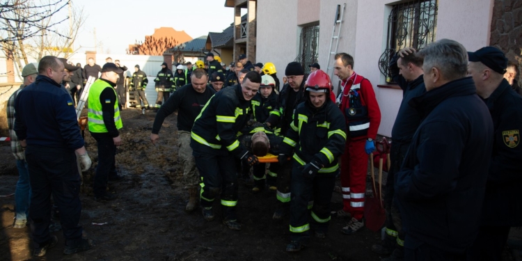 На Тернопільщині внаслідок обвалу ґрунту загинув чоловік