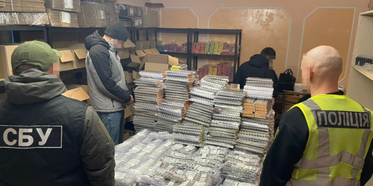 На Тернопільщині викрили підпільний бізнес на вейпах із оборотами на мільйони