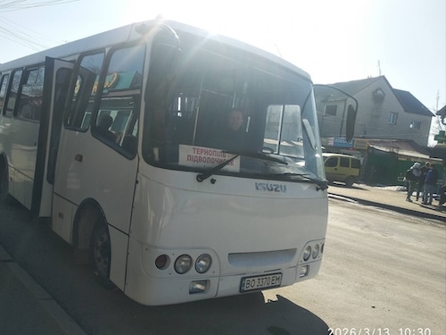 Села на Тернопільщині залишилися без автобуса – люди шість тижнів не можуть доїхати до лікарень і роботи