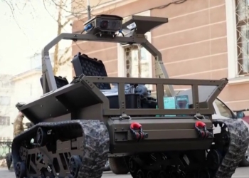 Сергій Надал передав військовим квадрокоптери, наземний роботизований комплекс та павербанки