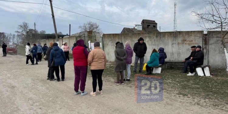 Земельний конфлікт на Тернопільщині: у Романовому Селі люди вийшли на протест