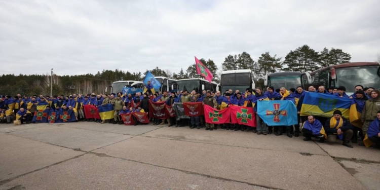 З російського полону повернулися 5 захисників із Тернопільщини