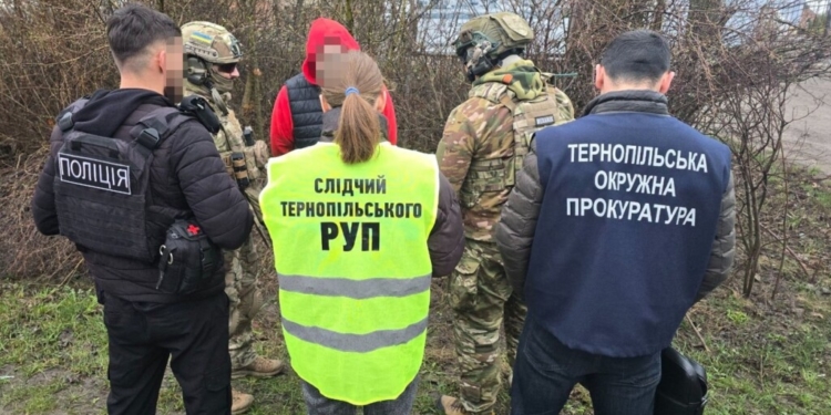 Тернополянин за 3000 доларів обіцяв зняти з обліку в системі “Оберіг”