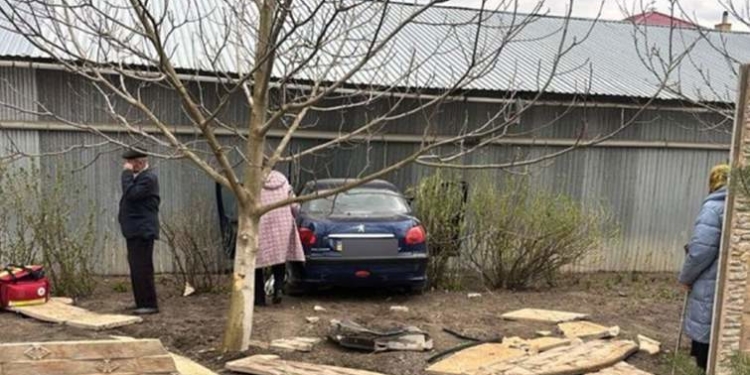 На Тернопільщині 71-річний водій протаранив паркан і помер