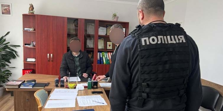 Директора Скалатської районної лікарні на Тернопільщині підозрюють у виготовленні фіктивних довідок для ухилянтів