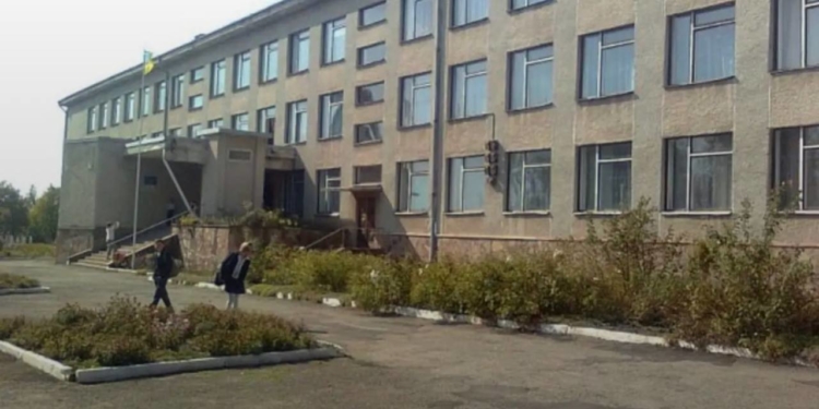 Спортзал для дорослих і проблеми з навчанням: у школі на Тернопільщині — скарги батьків